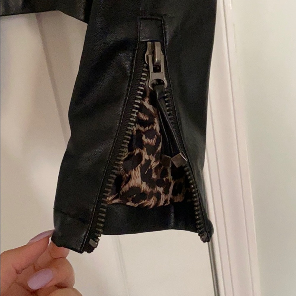 Leather jacket - Picture 11 of 12